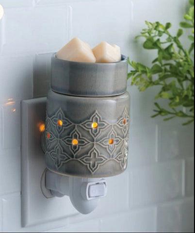 Pluggable Melt Warmer/Oil Burner - Jasmine Style plus 2 free soy melt pots